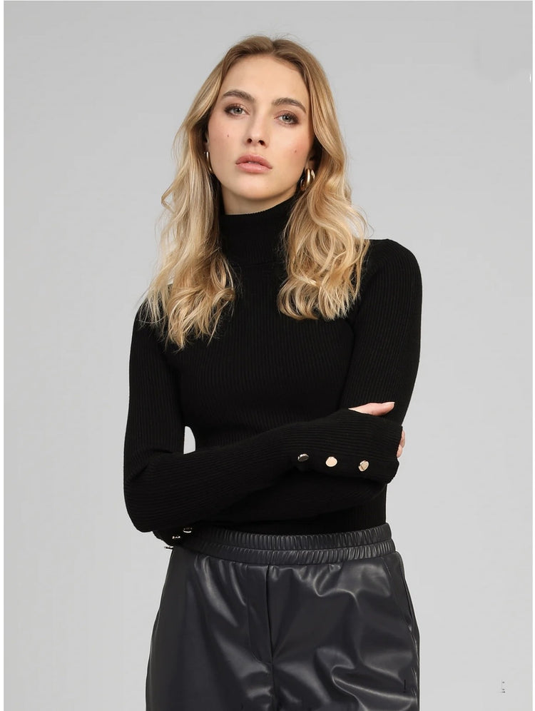 Pull col montant noir avec boutons dorés