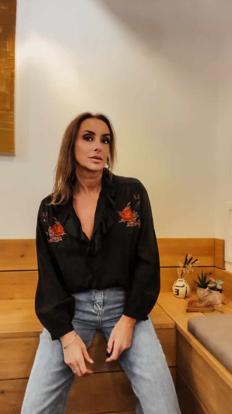 Chemise brodée noire