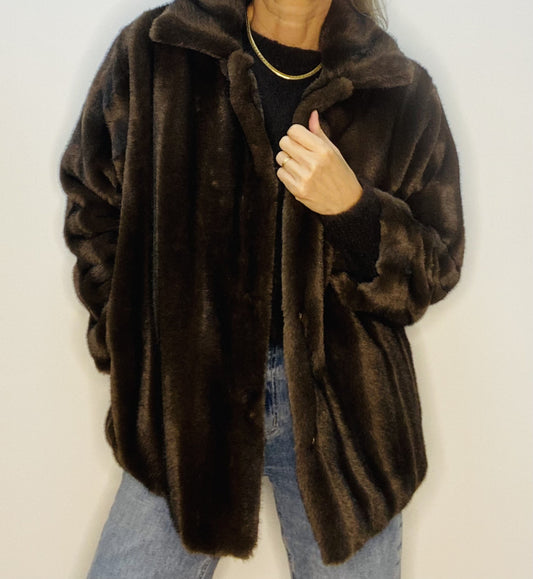 Manteau en fausse fourrure marron