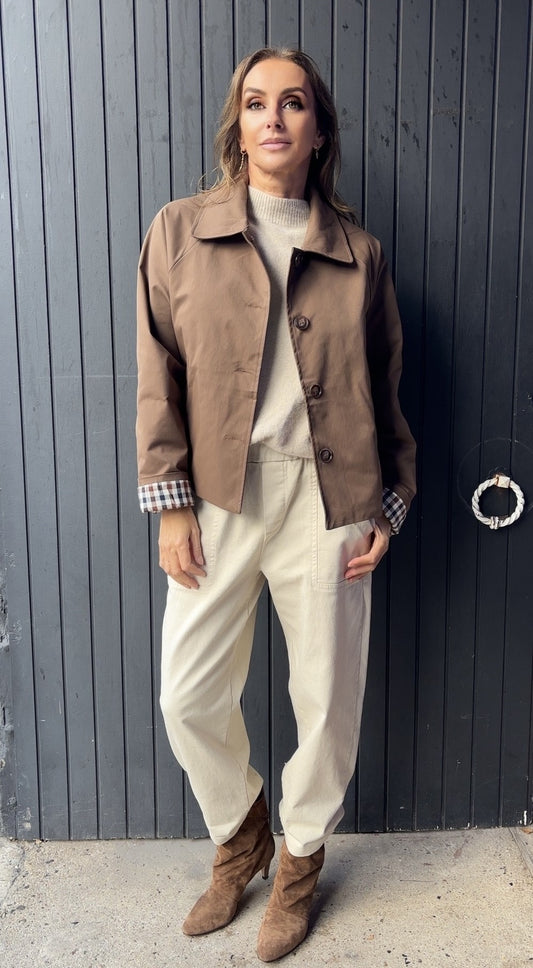 Trench chocolat avec capuche amovible