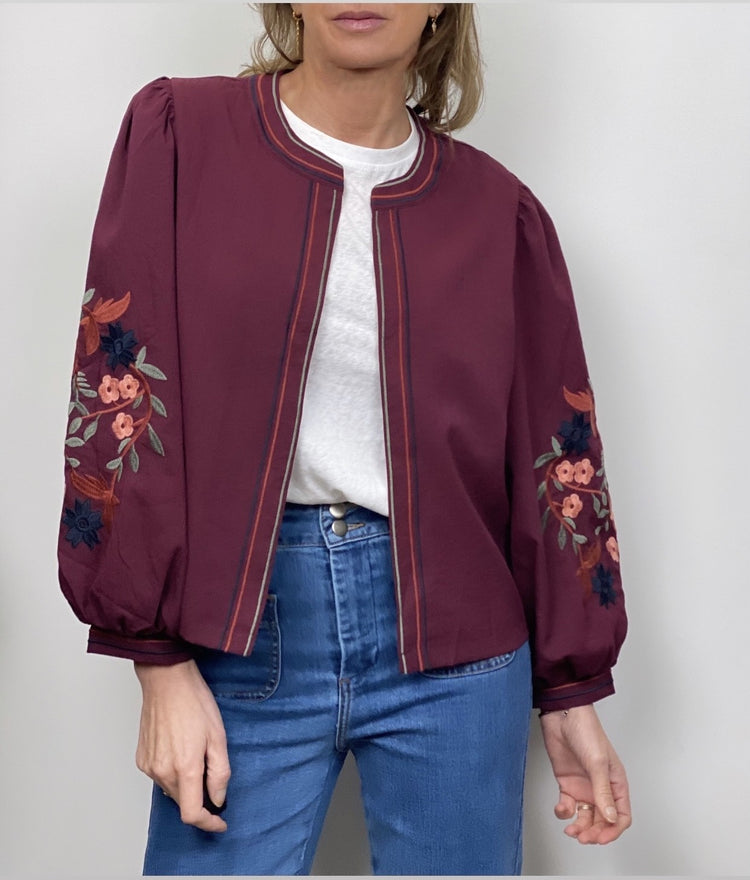 Veste bordeaux brodée