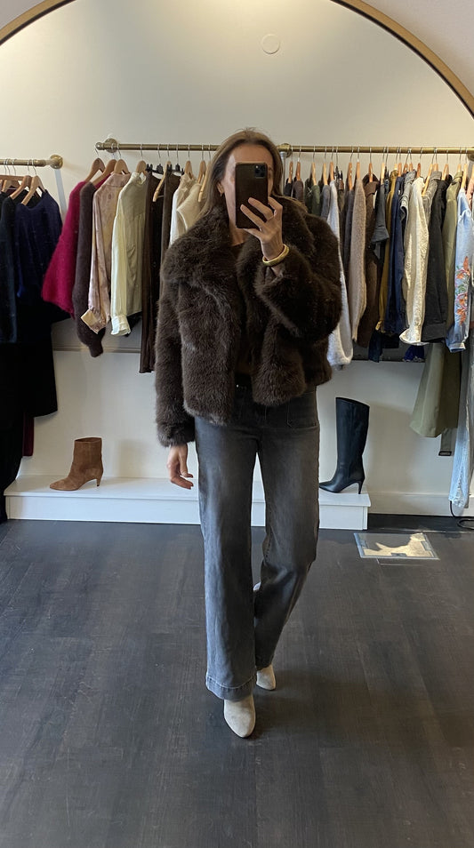 veste en fausse fourrure marron