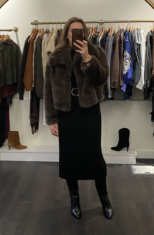 veste en fausse fourrure marron