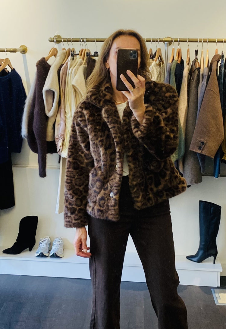 Veste en fausse fourrure léopard marron