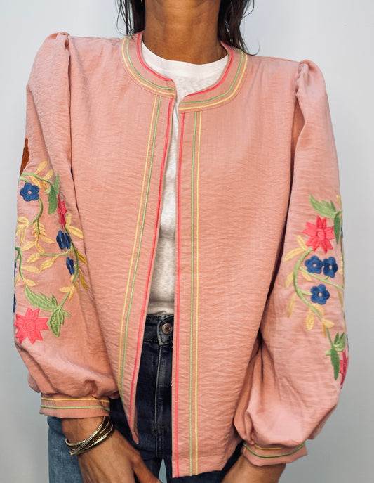 veste manches brodées