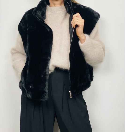Veste fourrée noire col montant